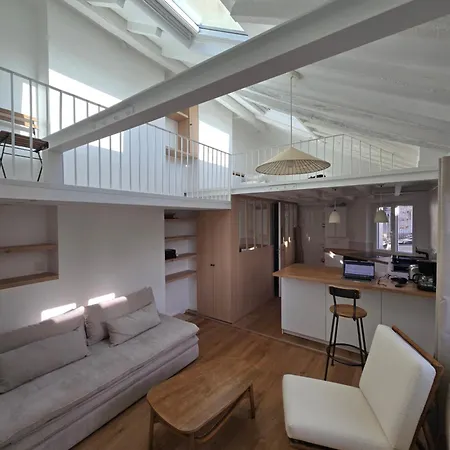 Duplex Plein Sud Refait A Neuf - 2eme - Vue Exceptionnelle Toits